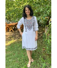 Дамска рокля с бродерия 09