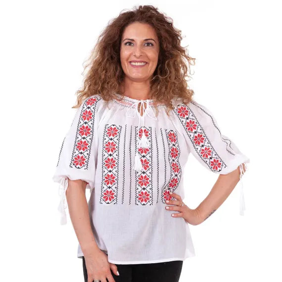 Дамска риза с бродерия 45