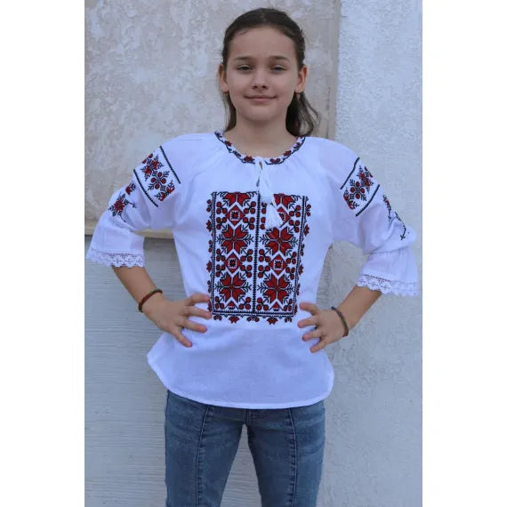 Детска бродирана риза 51