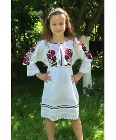 Детска бродирана рокля 05