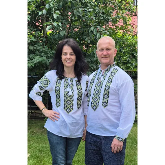 Бродирани ризи за мъж и жена с еднакви шевици.02